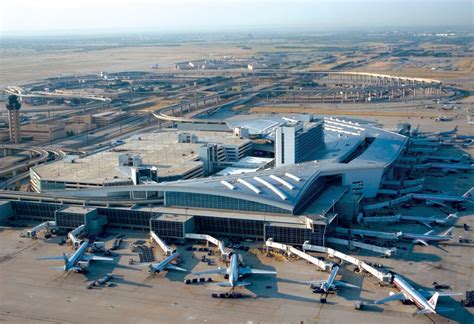 DFW International Airport .